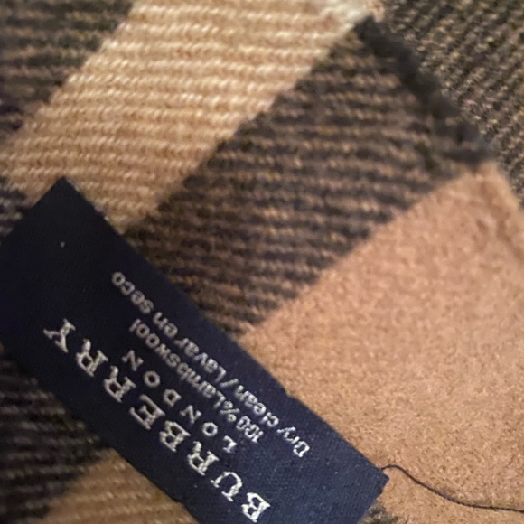 Burberry lambswool scarf